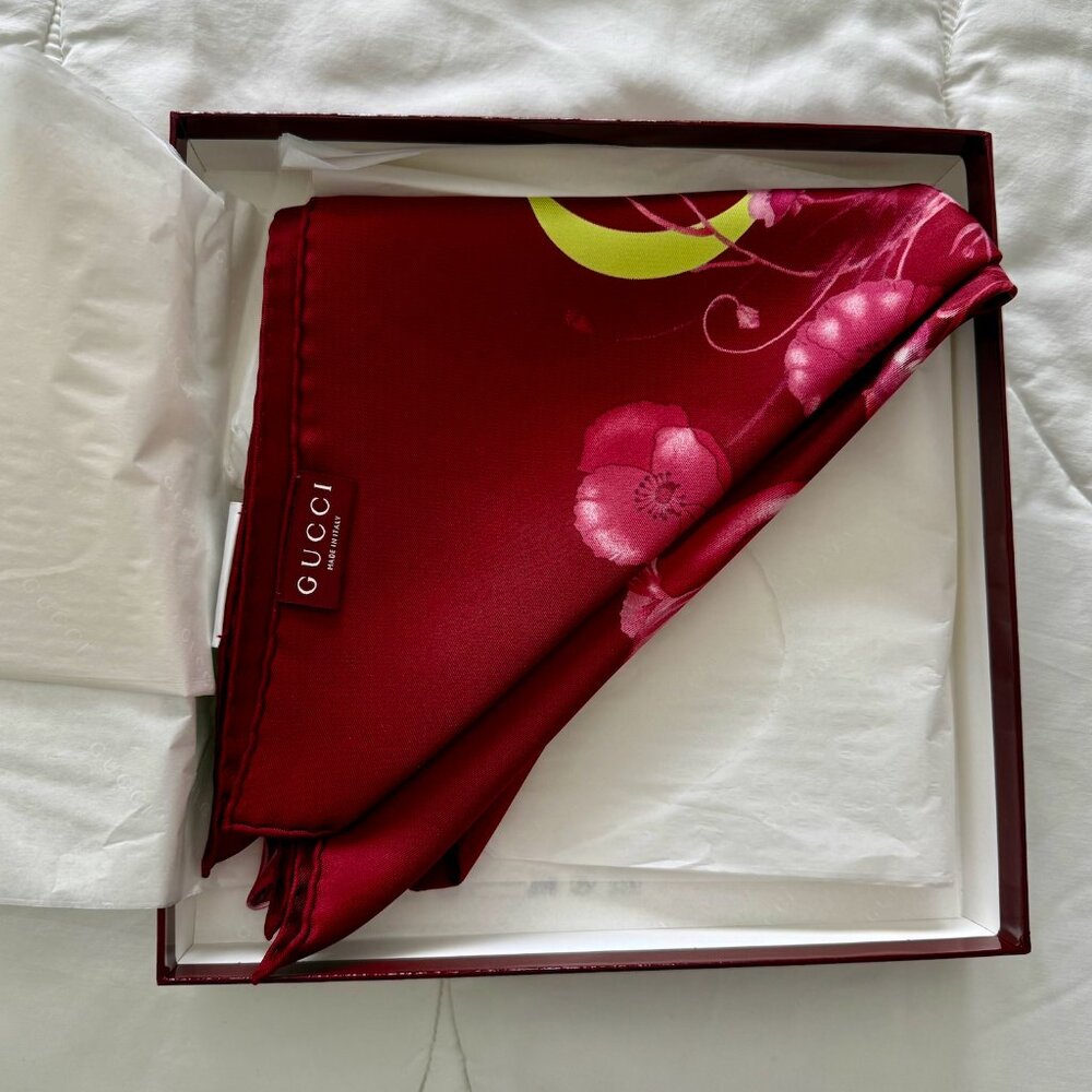 Gucci Flora Silk Twill Carré Scarf – New With Tags + Box ✨ - Picture 6 of 6